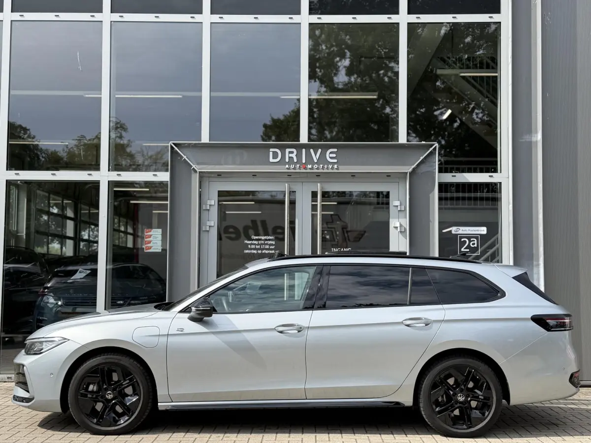 1.5 eHybrid R-Line |Pano|Leer|Memory|Ventilatie|Massage|HUD|