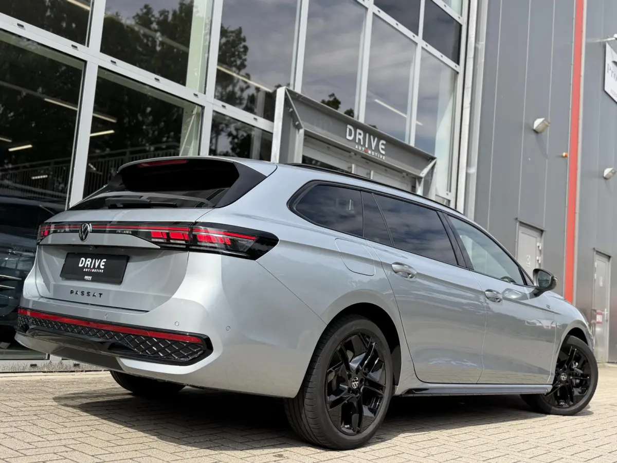 1.5 eHybrid R-Line |Pano|Leer|Memory|Ventilatie|Massage|HUD|