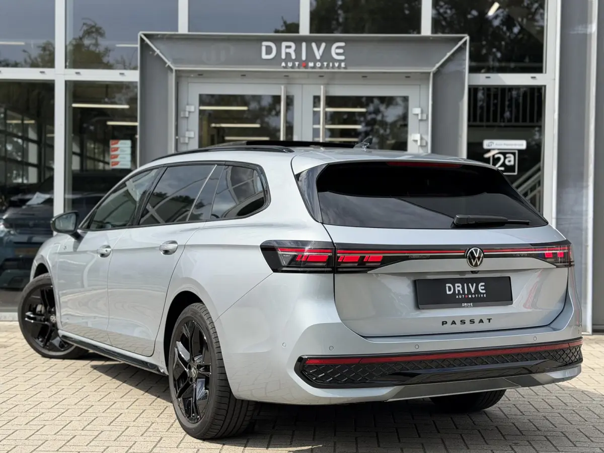 1.5 eHybrid R-Line |Pano|Leer|Memory|Ventilatie|Massage|HUD|