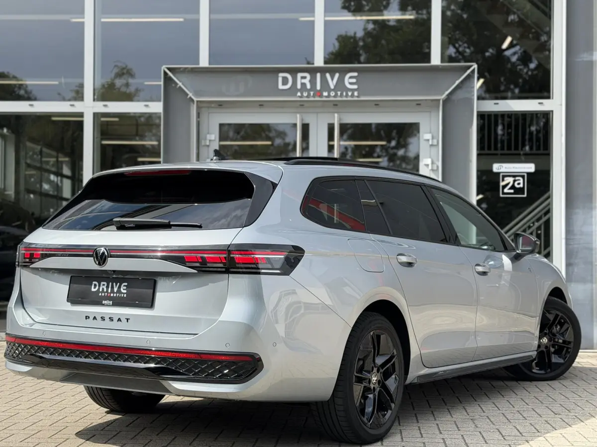1.5 eHybrid R-Line |Pano|Leer|Memory|Ventilatie|Massage|HUD|