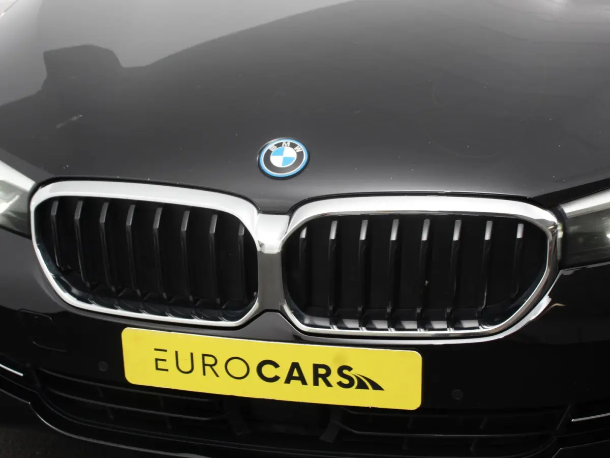 530e Executive Cimate control Adaptieve cruise control Navigatie Apple Carplay/ Android Auto Parkeersensoren Camera Lichtmetalen velgen Led