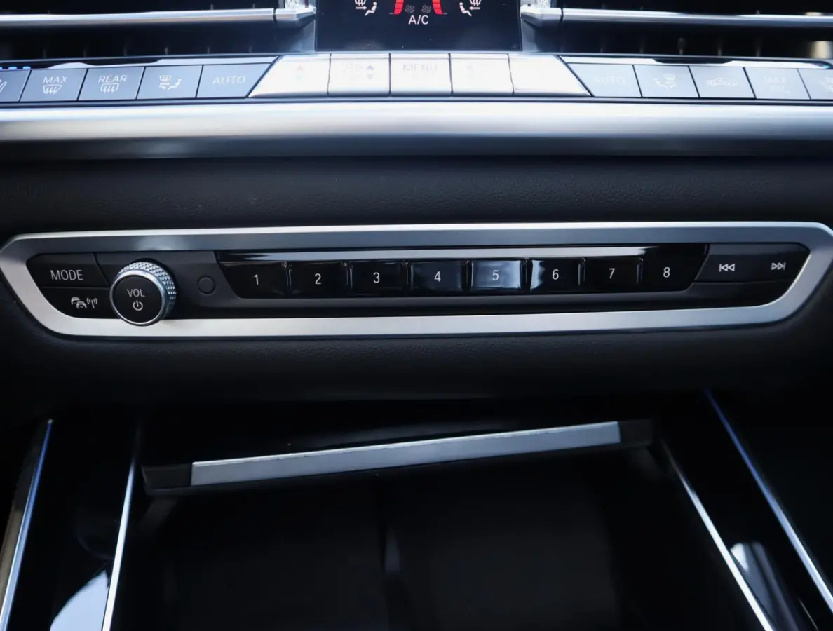 xDrive45e M Sport High Executive | Pano | H+K | Trekhaak | Comfort Stoelen | Co-pilot