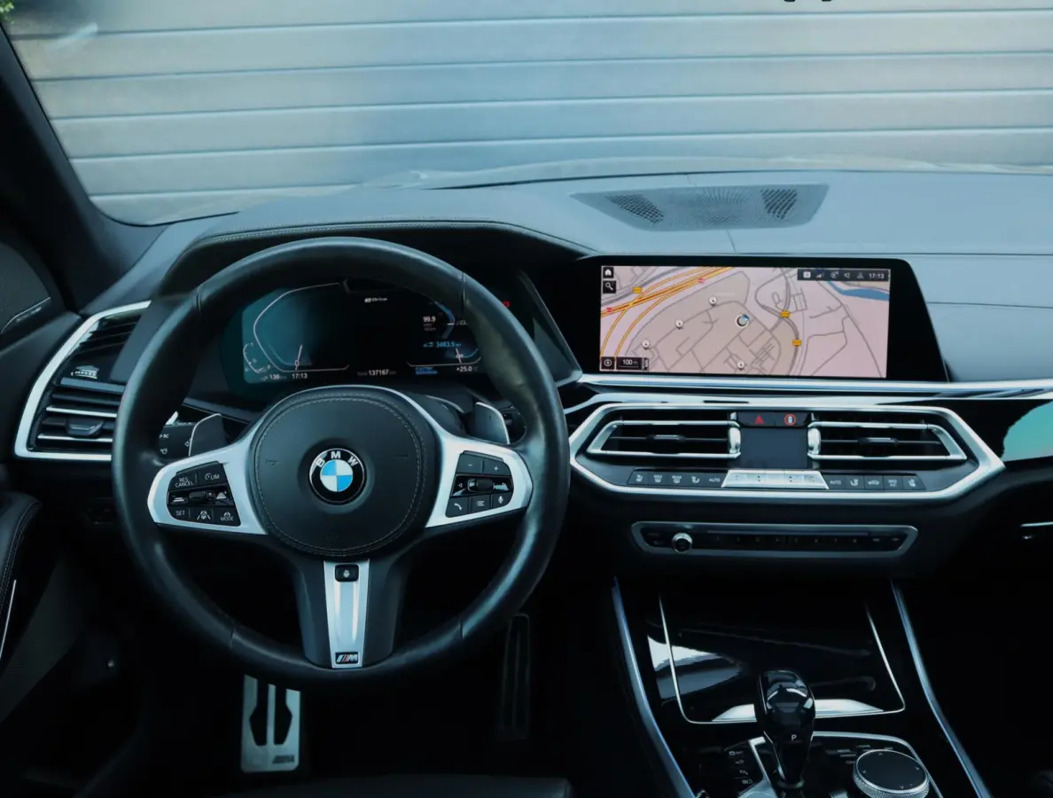 xDrive45e M Sport High Executive | Pano | H+K | Trekhaak | Comfort Stoelen | Co-pilot