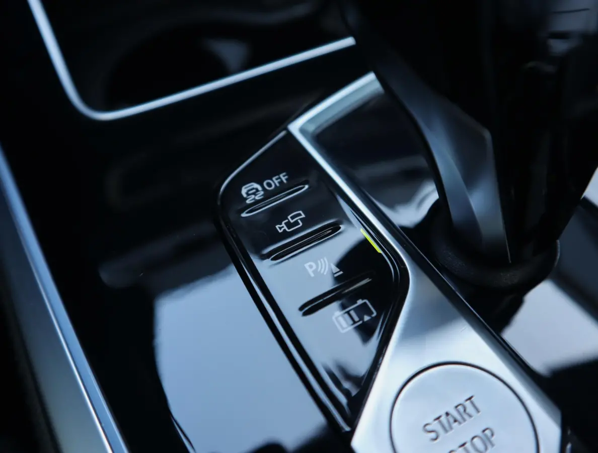 xDrive45e M Sport High Executive | Pano | H+K | Trekhaak | Comfort Stoelen | Co-pilot