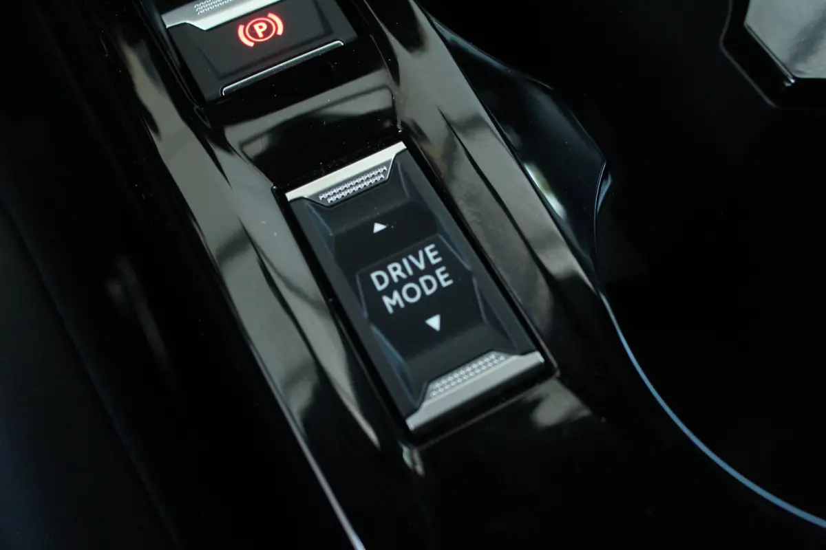 EV Allure 50 kWh | Climate | Navi | Cruise | Keyless | LED | DAB | PDC | Climate | Navi | Cruise | Keyless | LED | DAB | PDC |