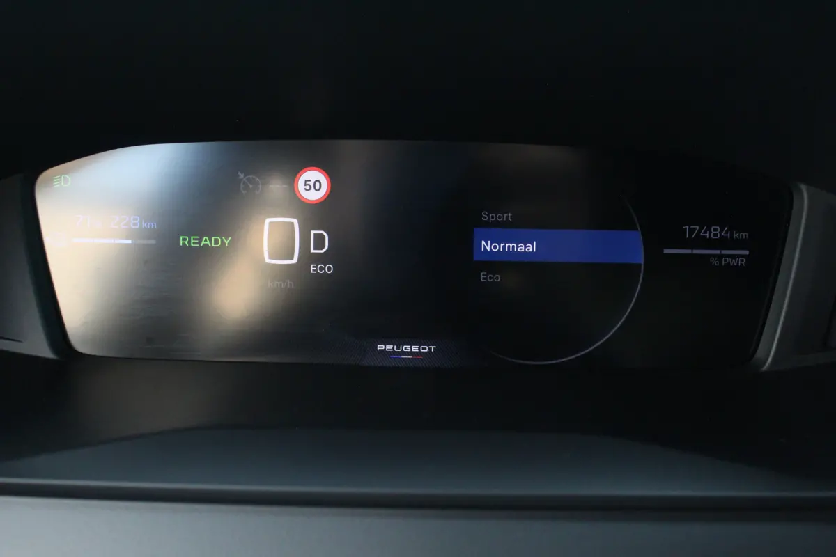 EV Allure 50 kWh | Climate | Navi | Cruise | Keyless | LED | DAB | PDC | Climate | Navi | Cruise | Keyless | LED | DAB | PDC |