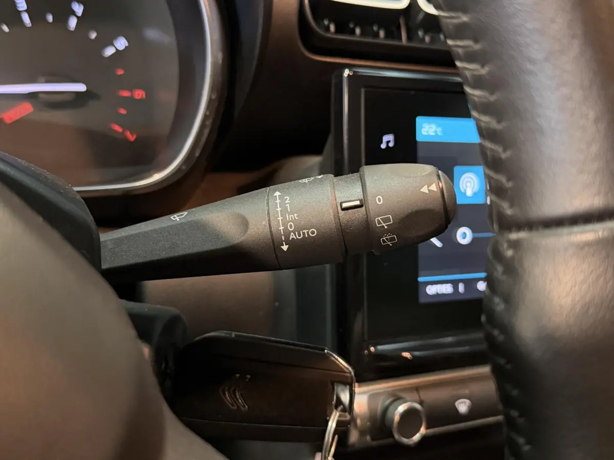 1.2 PureTech S&S Feel 16"/Navigatie/Climate/PDC/DAB/Apple Carplay & Android Auto