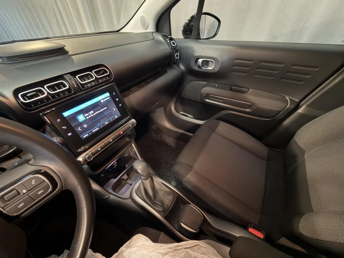 1.2 PureTech S&S Feel 16"/Navigatie/Climate/PDC/DAB/Apple Carplay & Android Auto