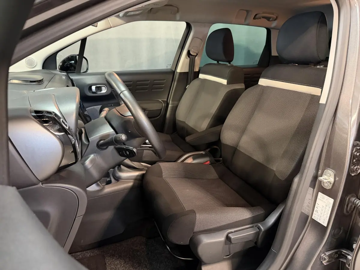 1.2 PureTech S&S Feel 16"/Navigatie/Climate/PDC/DAB/Apple Carplay & Android Auto