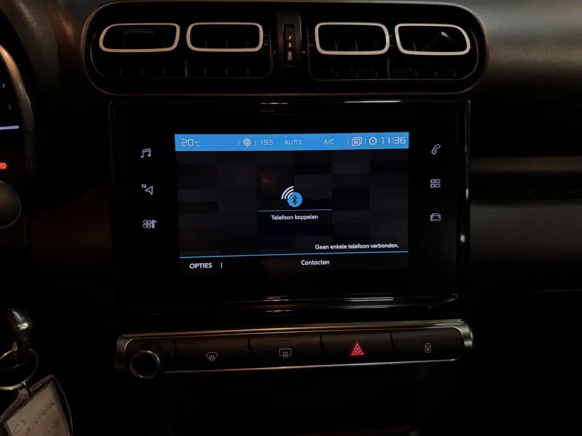 1.2 PureTech S&S Feel 16"/Navigatie/Climate/PDC/DAB/Apple Carplay & Android Auto