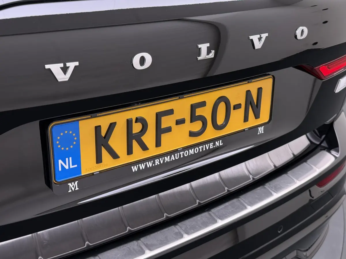 2.0 T8 Plug-in hybrid AWD Ultra Dark VAN:49.900,- VOOR:46.877,- UW HERFSTVOORDEEL:3.023,- T8 12 MND. BOVAG GARANTIE | HEAD UP | PANORAMA DAK | ACHTERUITRIJ CAMERA | BOWERS & WILKINS | MEM. S