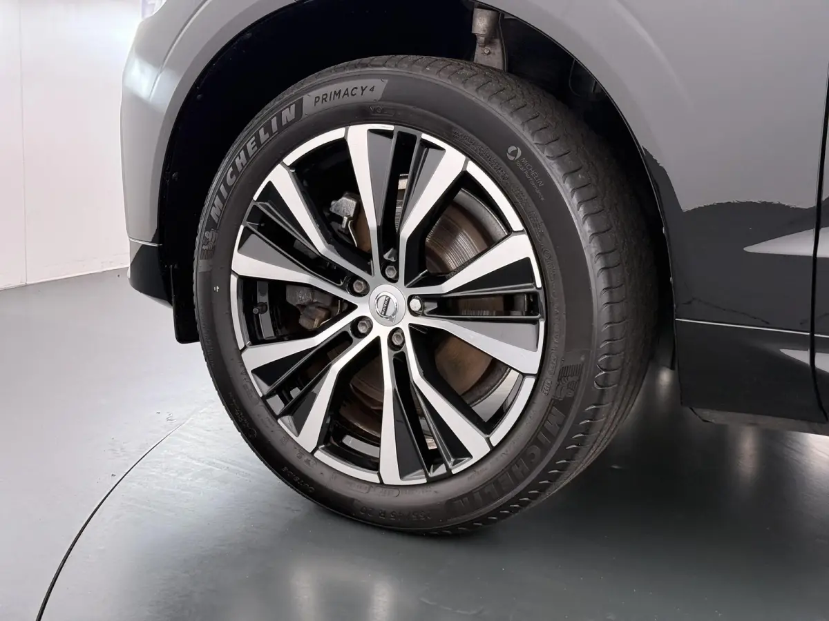 2.0 T8 Plug-in hybrid AWD Ultra Dark VAN:49.900,- VOOR:46.877,- UW HERFSTVOORDEEL:3.023,- T8 12 MND. BOVAG GARANTIE | HEAD UP | PANORAMA DAK | ACHTERUITRIJ CAMERA | BOWERS & WILKINS | MEM. S
