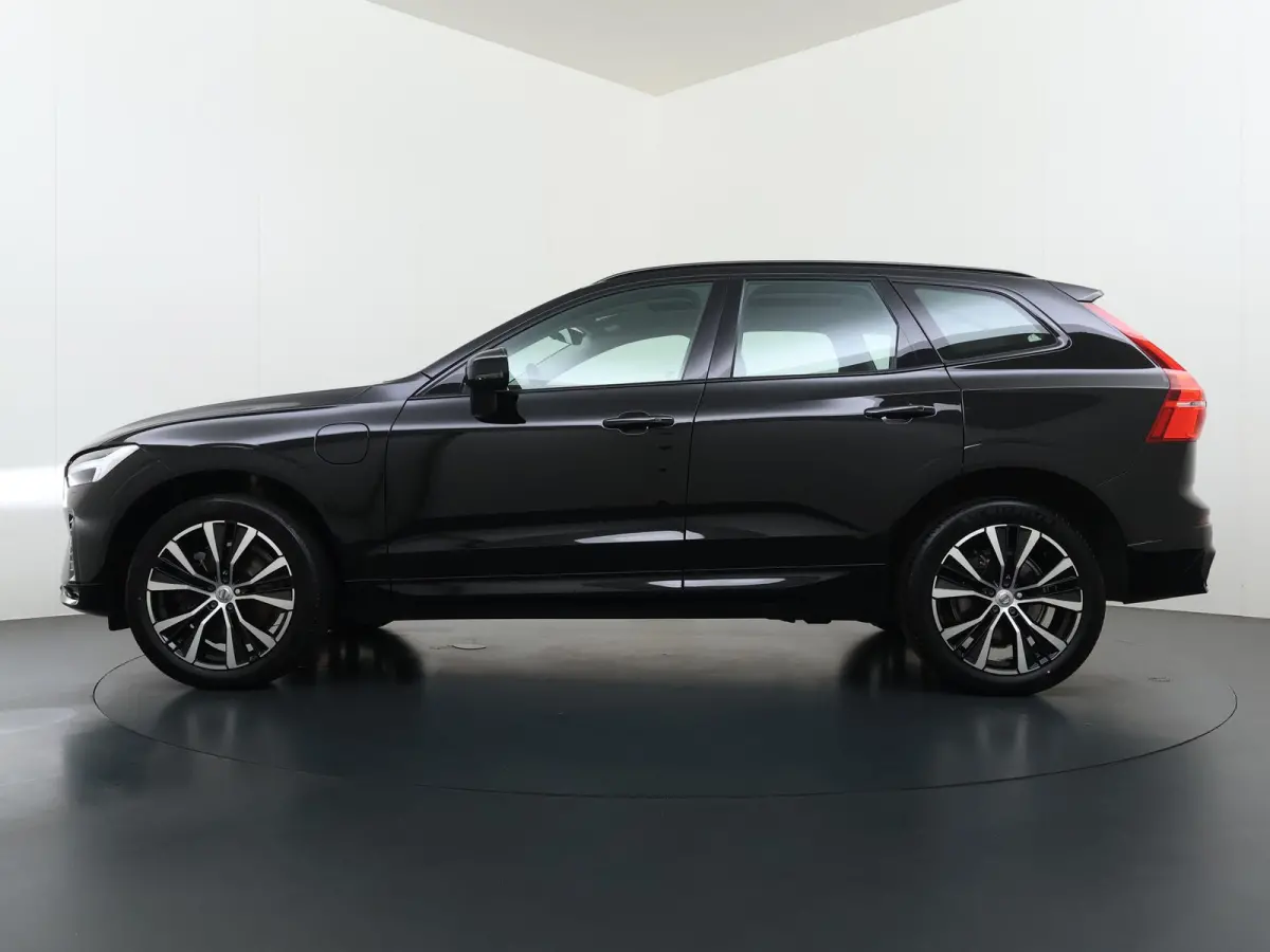 2.0 T8 Plug-in hybrid AWD Ultra Dark VAN:49.900,- VOOR:46.877,- UW HERFSTVOORDEEL:3.023,- T8 12 MND. BOVAG GARANTIE | HEAD UP | PANORAMA DAK | ACHTERUITRIJ CAMERA | BOWERS & WILKINS | MEM. S