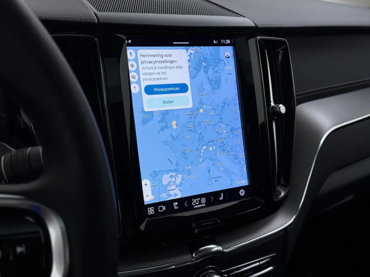 2.0 T8 Plug-in hybrid AWD Ultra Dark VAN:49.900,- VOOR:46.877,- UW HERFSTVOORDEEL:3.023,- T8 12 MND. BOVAG GARANTIE | HEAD UP | PANORAMA DAK | ACHTERUITRIJ CAMERA | BOWERS & WILKINS | MEM. S