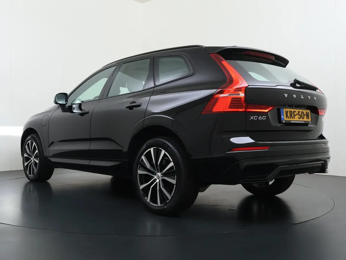 2.0 T8 Plug-in hybrid AWD Ultra Dark VAN:49.900,- VOOR:46.877,- UW HERFSTVOORDEEL:3.023,- T8 12 MND. BOVAG GARANTIE | HEAD UP | PANORAMA DAK | ACHTERUITRIJ CAMERA | BOWERS & WILKINS | MEM. S