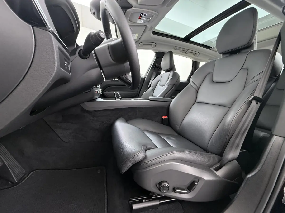 2.0 T8 Plug-in hybrid AWD Ultra Dark VAN:49.900,- VOOR:46.877,- UW HERFSTVOORDEEL:3.023,- T8 12 MND. BOVAG GARANTIE | HEAD UP | PANORAMA DAK | ACHTERUITRIJ CAMERA | BOWERS & WILKINS | MEM. S