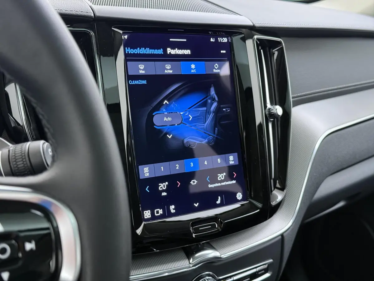 2.0 T8 Plug-in hybrid AWD Ultra Dark VAN:49.900,- VOOR:46.877,- UW HERFSTVOORDEEL:3.023,- T8 12 MND. BOVAG GARANTIE | HEAD UP | PANORAMA DAK | ACHTERUITRIJ CAMERA | BOWERS & WILKINS | MEM. S