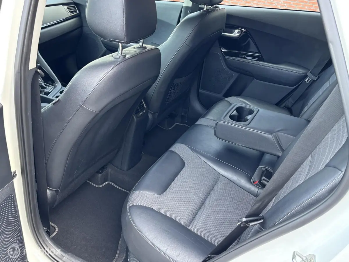1.6 GDi Hybrid DynamicLine | Camera | Clima | Apple Carplay/Android Auto |