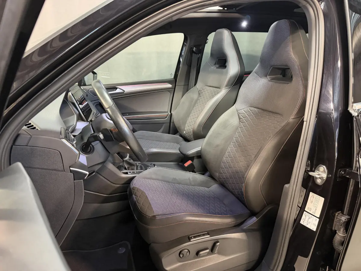 1.4 TSI e-Hybrid PHEV FR Business FABRIEKSGARANTIE 03-2028 20"/Panoramadak/Trekhaak/360 camera/Keyless/Dodehoek/Elektrische klep/Stuur + stoelverwarming v+a