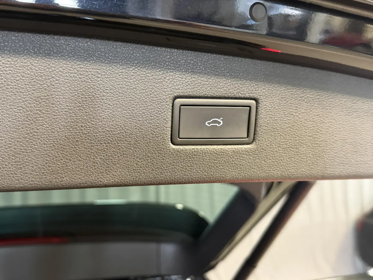 1.4 TSI e-Hybrid PHEV FR Business FABRIEKSGARANTIE 03-2028 20"/Panoramadak/Trekhaak/360 camera/Keyless/Dodehoek/Elektrische klep/Stuur + stoelverwarming v+a