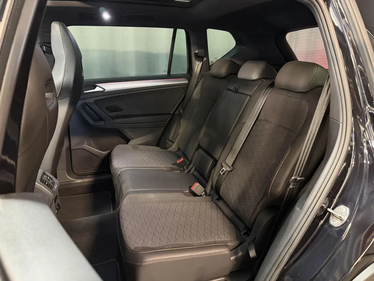 1.4 TSI e-Hybrid PHEV FR Business FABRIEKSGARANTIE 03-2028 20"/Panoramadak/Trekhaak/360 camera/Keyless/Dodehoek/Elektrische klep/Stuur + stoelverwarming v+a