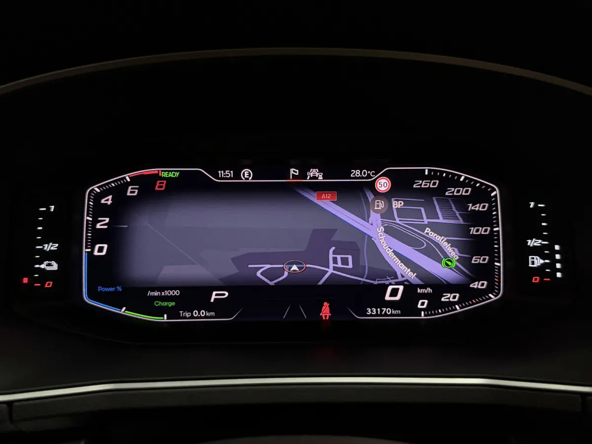 1.4 TSI e-Hybrid PHEV FR Business FABRIEKSGARANTIE 03-2028 20"/Panoramadak/Trekhaak/360 camera/Keyless/Dodehoek/Elektrische klep/Stuur + stoelverwarming v+a