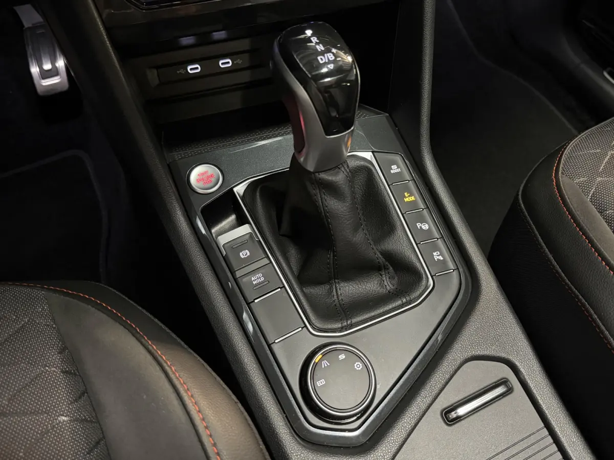 1.4 TSI e-Hybrid PHEV FR Business FABRIEKSGARANTIE 03-2028 20"/Panoramadak/Trekhaak/360 camera/Keyless/Dodehoek/Elektrische klep/Stuur + stoelverwarming v+a