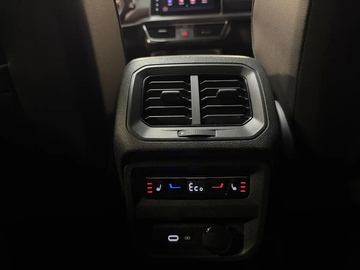 1.4 TSI e-Hybrid PHEV FR Business FABRIEKSGARANTIE 03-2028 20"/Panoramadak/Trekhaak/360 camera/Keyless/Dodehoek/Elektrische klep/Stuur + stoelverwarming v+a