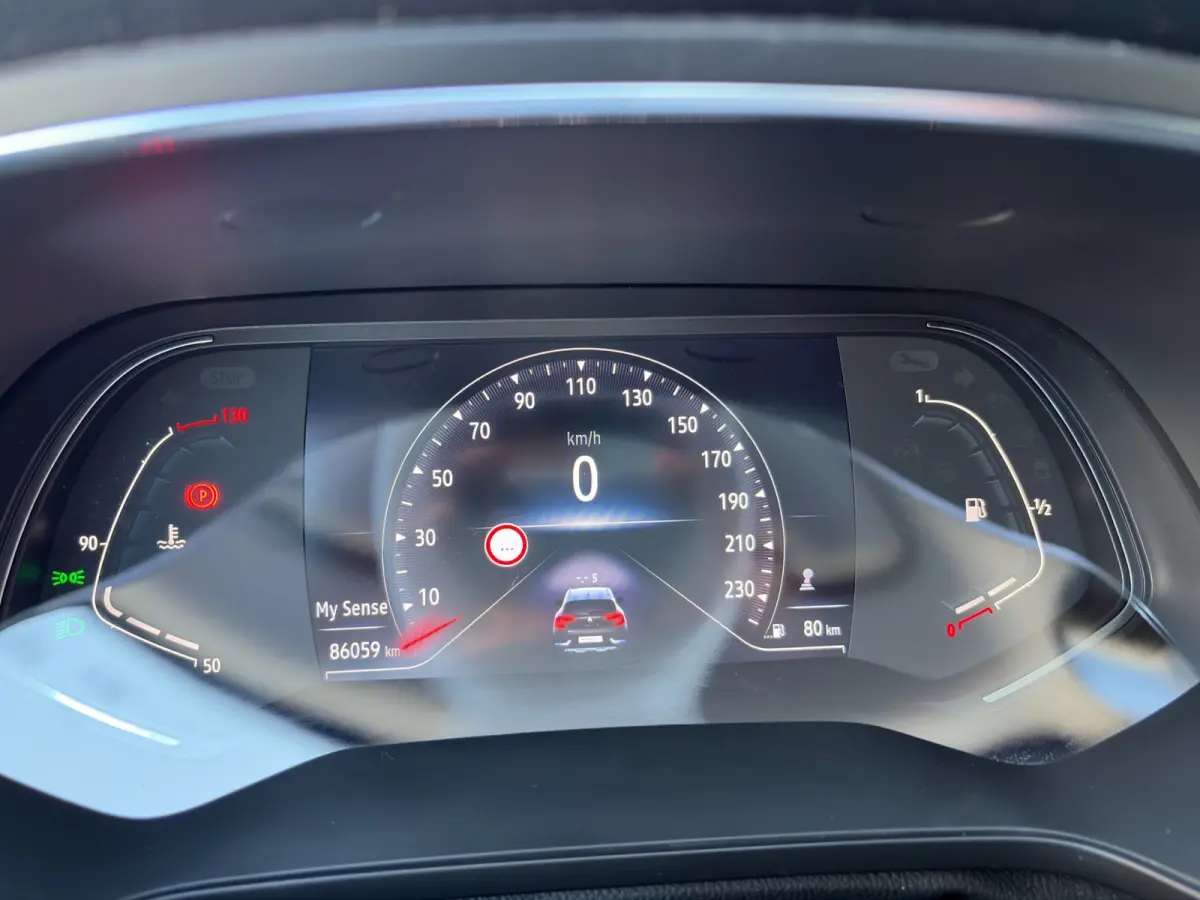 1.0 TCe 90 Intens | Panorama schuifdak | Camera | Half leder | Climate controle | Navigatie | Carplay | Parkeersensoren voor en achter | Keyless entry