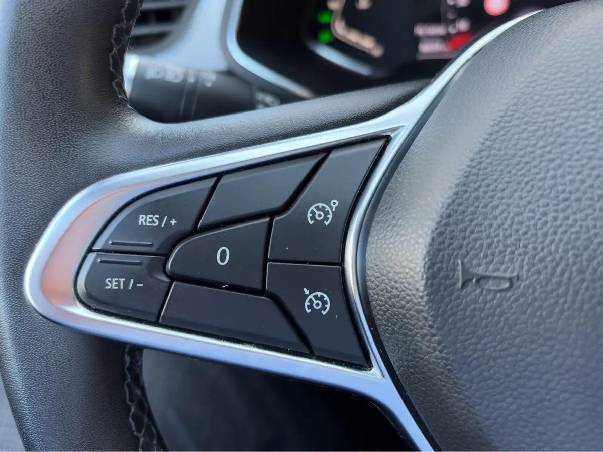 1.0 TCe 90 Intens | Panorama schuifdak | Camera | Half leder | Climate controle | Navigatie | Carplay | Parkeersensoren voor en achter | Keyless entry