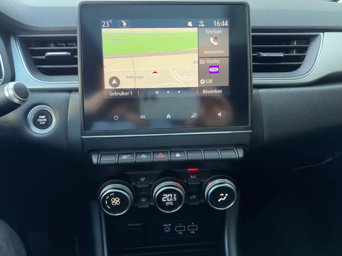 1.0 TCe 90 Intens | Panorama schuifdak | Camera | Half leder | Climate controle | Navigatie | Carplay | Parkeersensoren voor en achter | Keyless entry