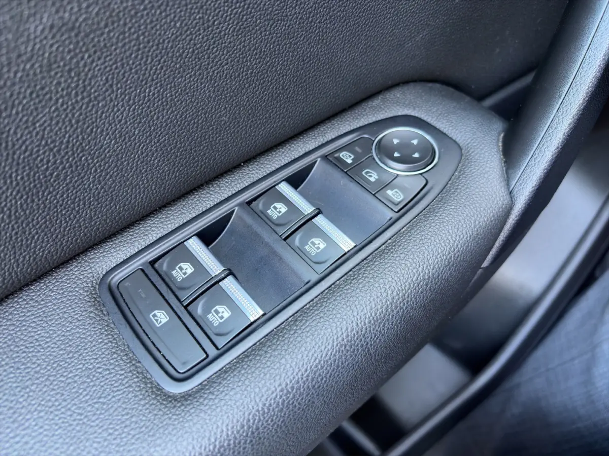 1.0 TCe 90 Intens | Panorama schuifdak | Camera | Half leder | Climate controle | Navigatie | Carplay | Parkeersensoren voor en achter | Keyless entry