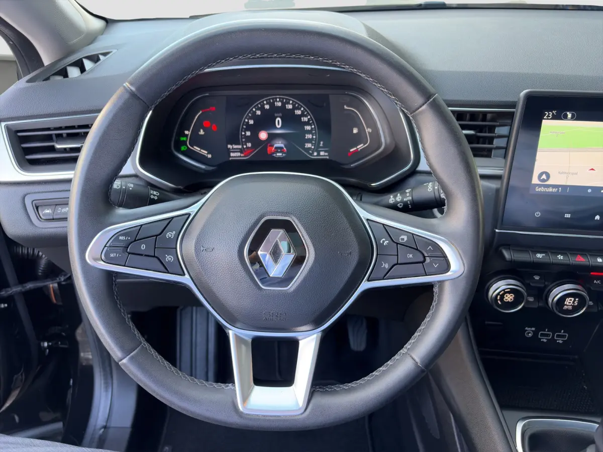 1.0 TCe 90 Intens | Panorama schuifdak | Camera | Half leder | Climate controle | Navigatie | Carplay | Parkeersensoren voor en achter | Keyless entry