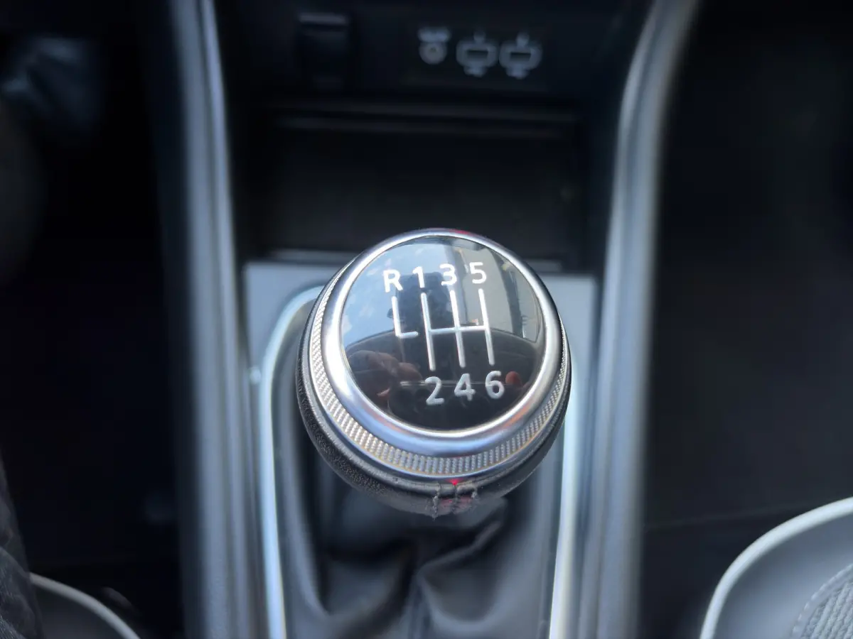 1.0 TCe 90 Intens | Panorama schuifdak | Camera | Half leder | Climate controle | Navigatie | Carplay | Parkeersensoren voor en achter | Keyless entry