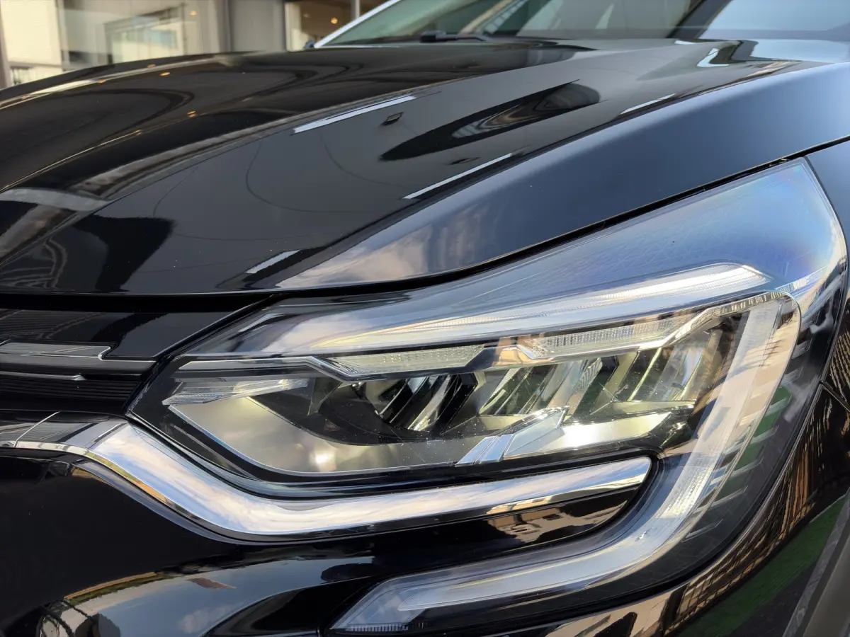 1.0 TCe 90 Intens | Panorama schuifdak | Camera | Half leder | Climate controle | Navigatie | Carplay | Parkeersensoren voor en achter | Keyless entry