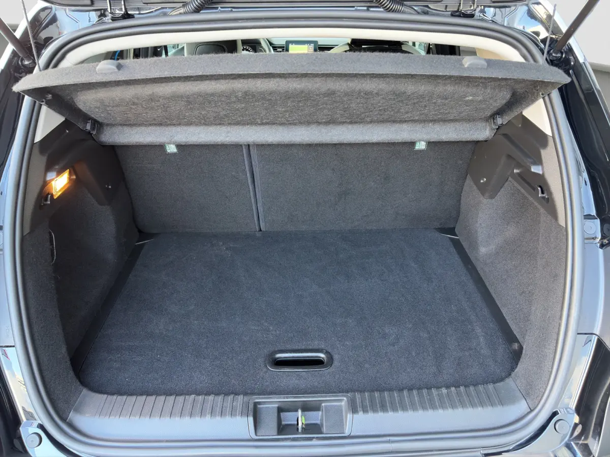 1.0 TCe 90 Intens | Panorama schuifdak | Camera | Half leder | Climate controle | Navigatie | Carplay | Parkeersensoren voor en achter | Keyless entry