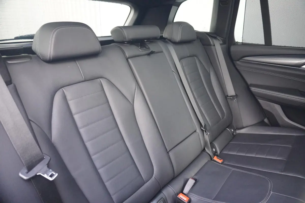 xDrive30e M Sport | Panoramadak | Head-up | HIFI | 19 Inch | Adaptieve LED koplampen