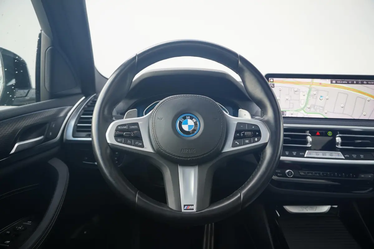 xDrive30e M Sport | Panoramadak | Head-up | HIFI | 19 Inch | Adaptieve LED koplampen