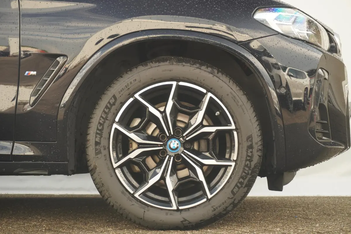 xDrive30e M Sport | Panoramadak | Head-up | HIFI | 19 Inch | Adaptieve LED koplampen