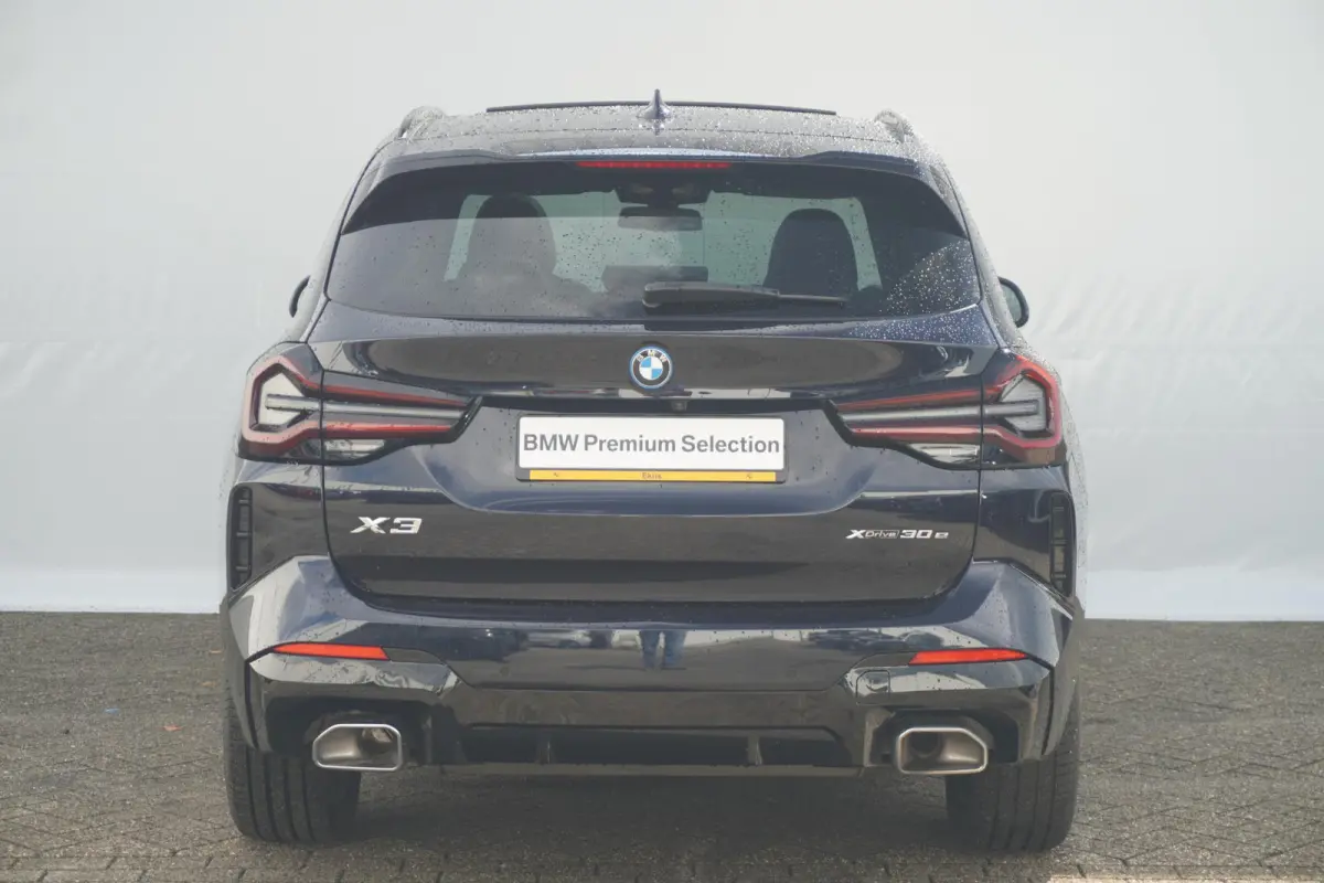 xDrive30e M Sport | Panoramadak | Head-up | HIFI | 19 Inch | Adaptieve LED koplampen