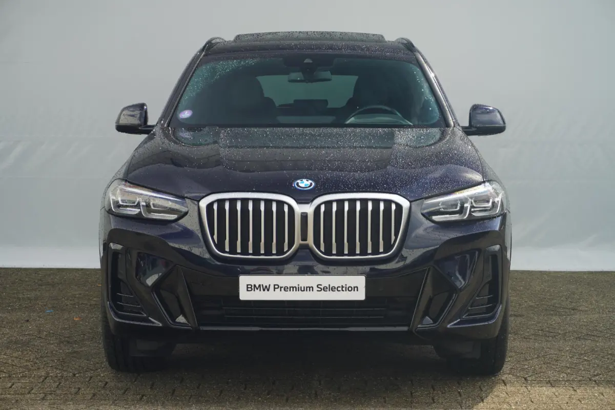 xDrive30e M Sport | Panoramadak | Head-up | HIFI | 19 Inch | Adaptieve LED koplampen