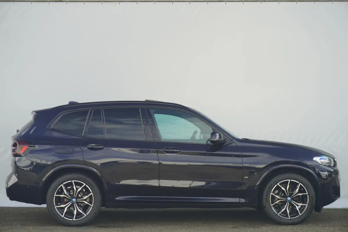 xDrive30e M Sport | Panoramadak | Head-up | HIFI | 19 Inch | Adaptieve LED koplampen