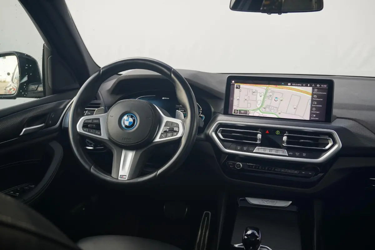 xDrive30e M Sport | Panoramadak | Head-up | HIFI | 19 Inch | Adaptieve LED koplampen
