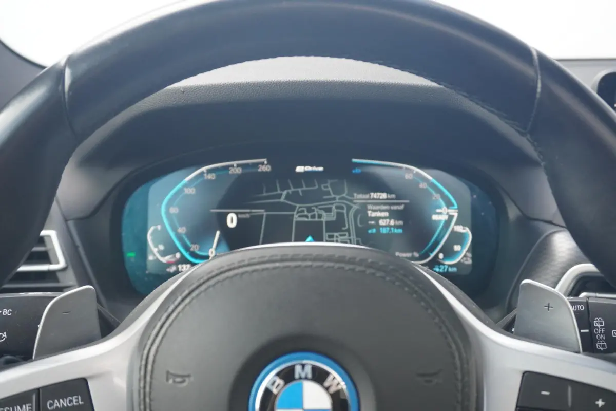 xDrive30e M Sport | Panoramadak | Head-up | HIFI | 19 Inch | Adaptieve LED koplampen