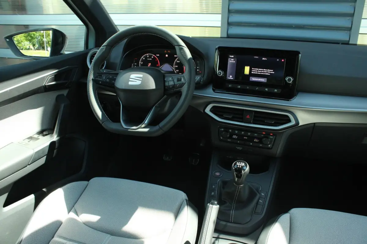 1.0 EcoTSI 95pk FR Business Connect | Voorstoelen Verwarmd | Parkeersensoren