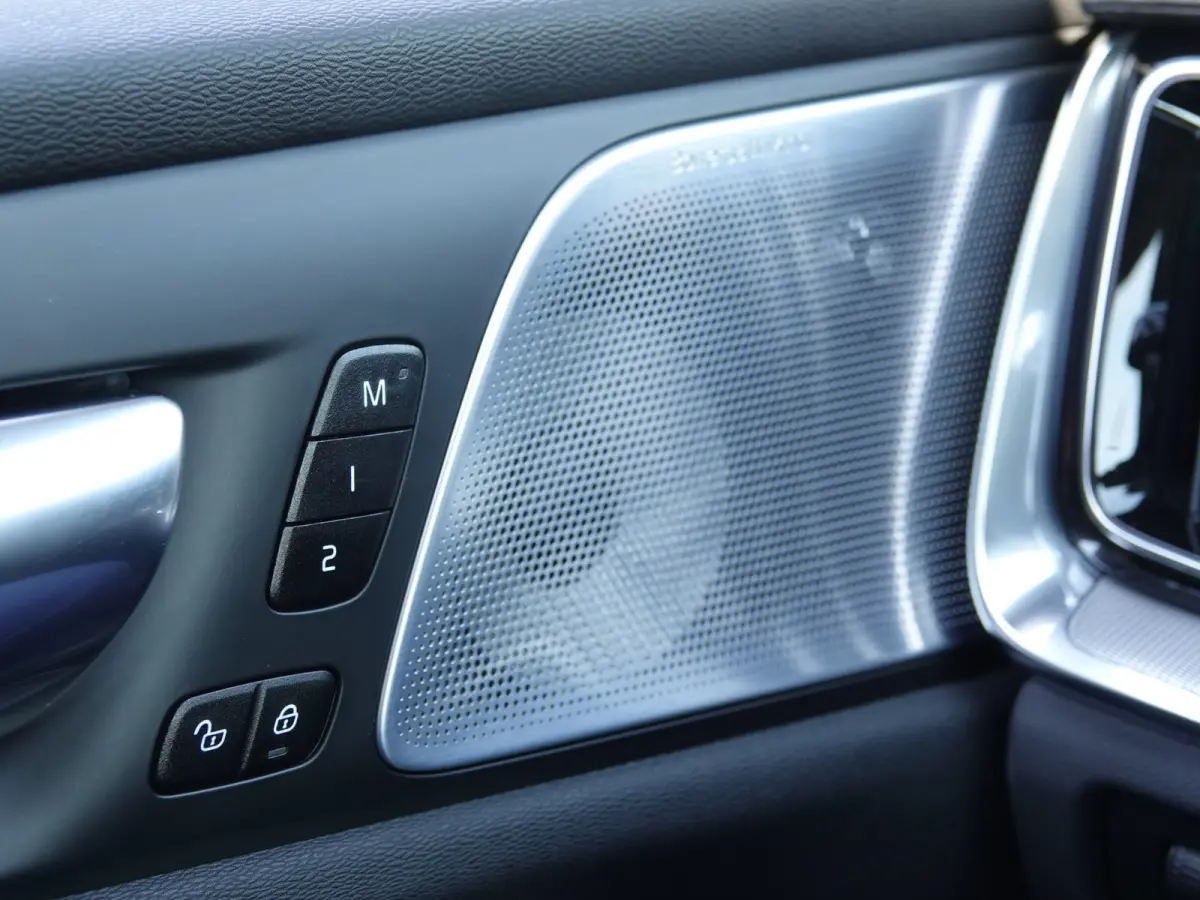 2.0 T8 AWD Polestar Engineered BOWERS & WILKINS | 360° CAM | HUD | TREKH.
