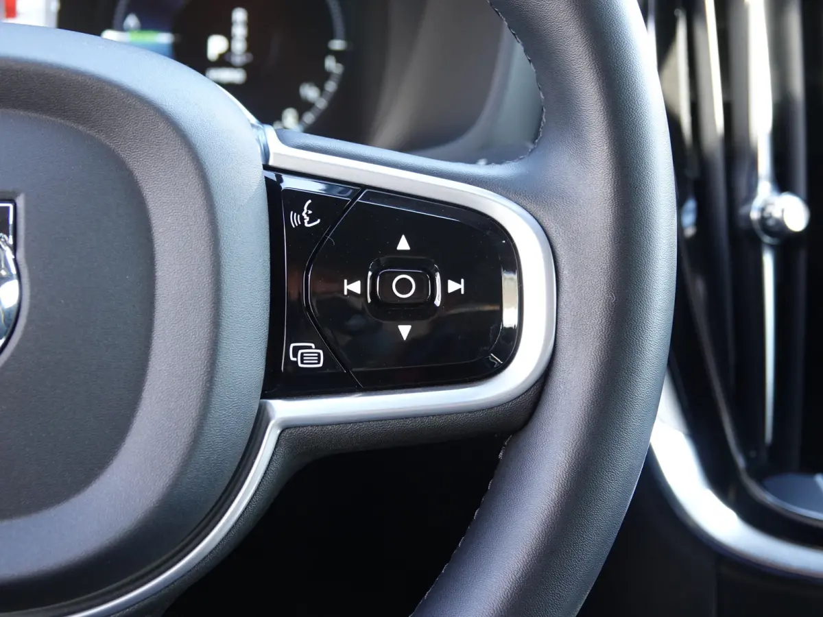2.0 T8 AWD Polestar Engineered BOWERS & WILKINS | 360° CAM | HUD | TREKH.
