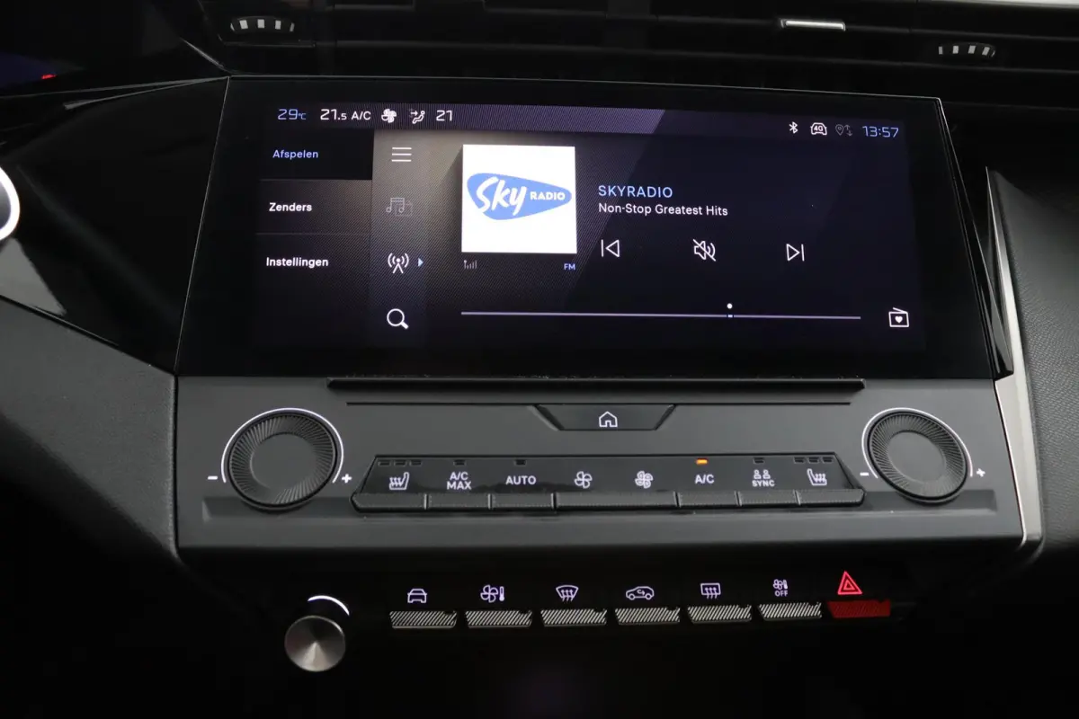 1.2*LED*CRUISE*AGR STOEL*NAVI*CARPLAY*