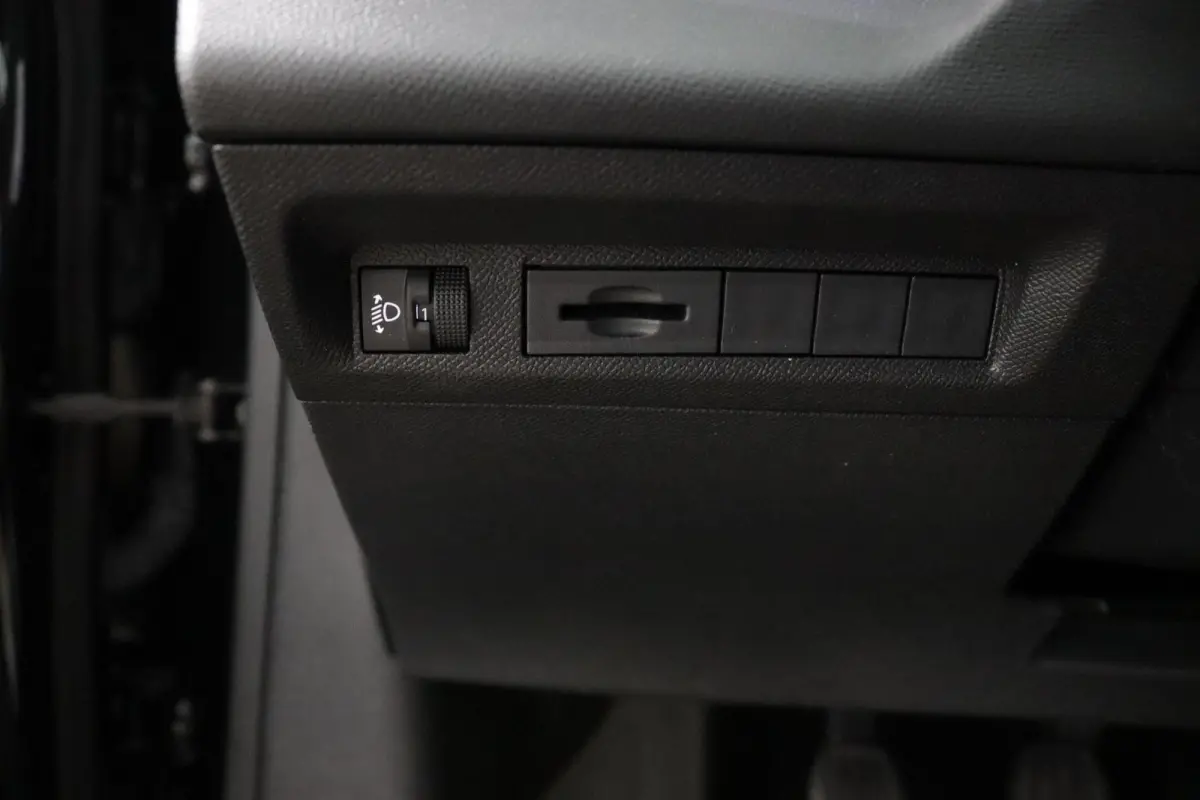 1.2*LED*CRUISE*AGR STOEL*NAVI*CARPLAY*