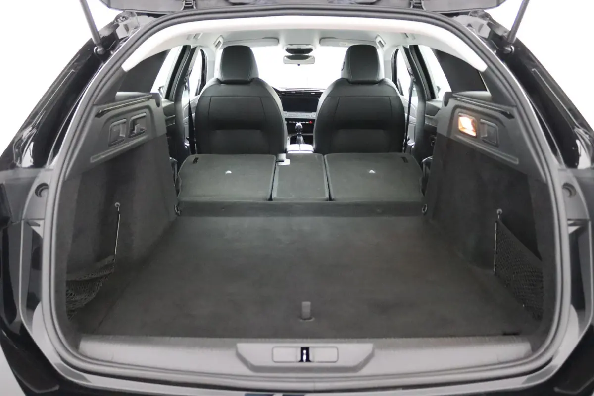 1.2*LED*CRUISE*AGR STOEL*NAVI*CARPLAY*
